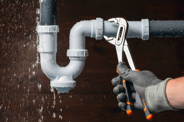 Professional Emergency Plumber technician working in Spartansburg, PA